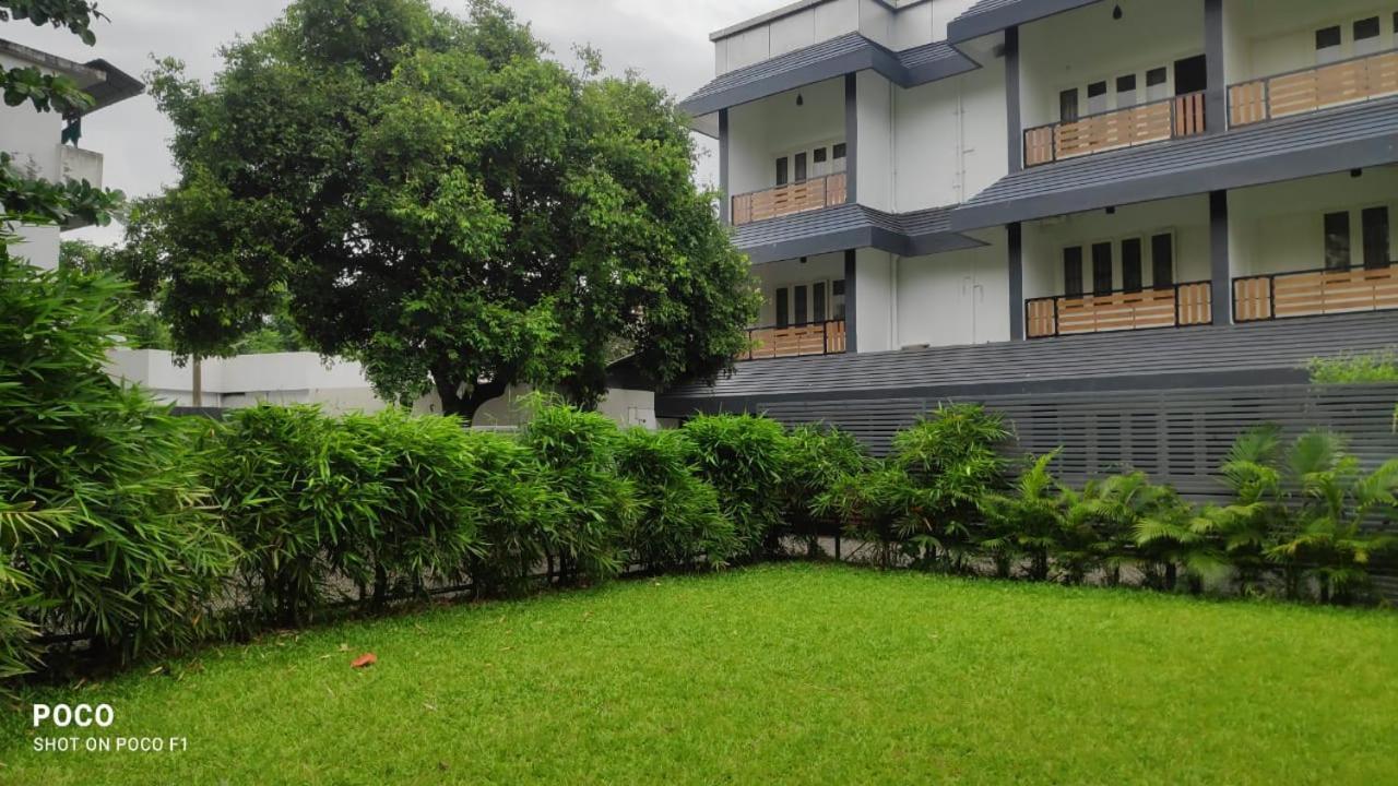 Emperor-Hotel Rachana Continental Pvt Ltd Kizhake Chālakudi Zewnętrze zdjęcie
