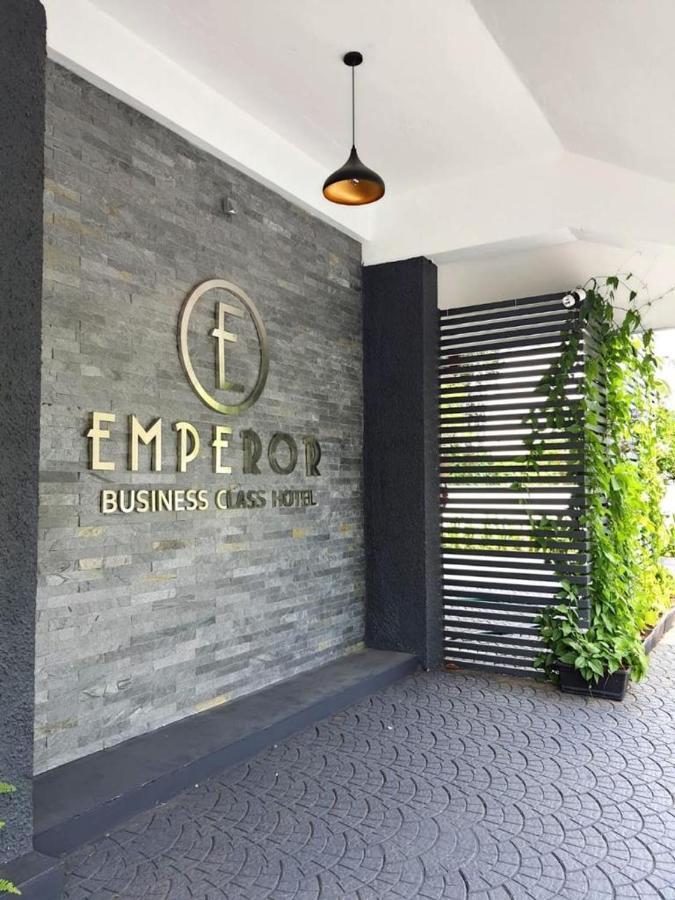 Emperor-Hotel Rachana Continental Pvt Ltd Kizhake Chālakudi Zewnętrze zdjęcie